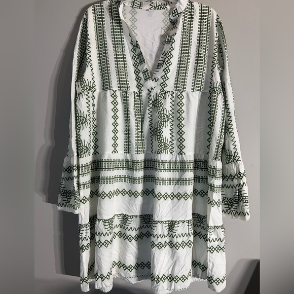 Women’s V-Neck Ruffle Tierra Boho Mini Dress size. L - Picture 2 of 6